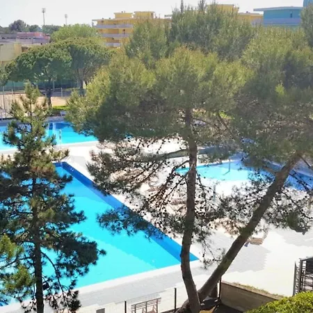 Relax With Your Family By The Pool - Beahost * Μπιμπιόνε