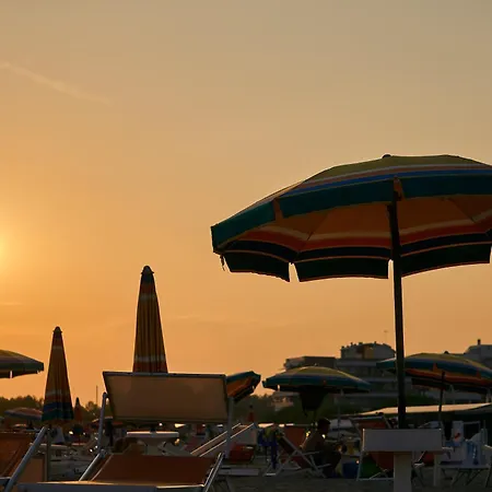Relax With Your Family By The Pool - Beahost Apartament *